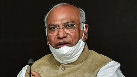 mallikarjun kharge net worth|Mallikarjun Kharge: Age, Biography, Education, Wife, Caste, Net。